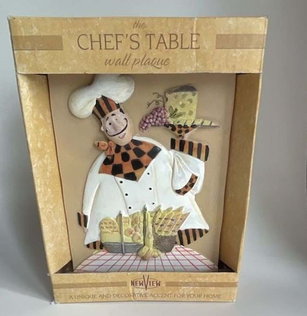New View The Chef's Table Bread Chef Wall Plaque Resin Decor